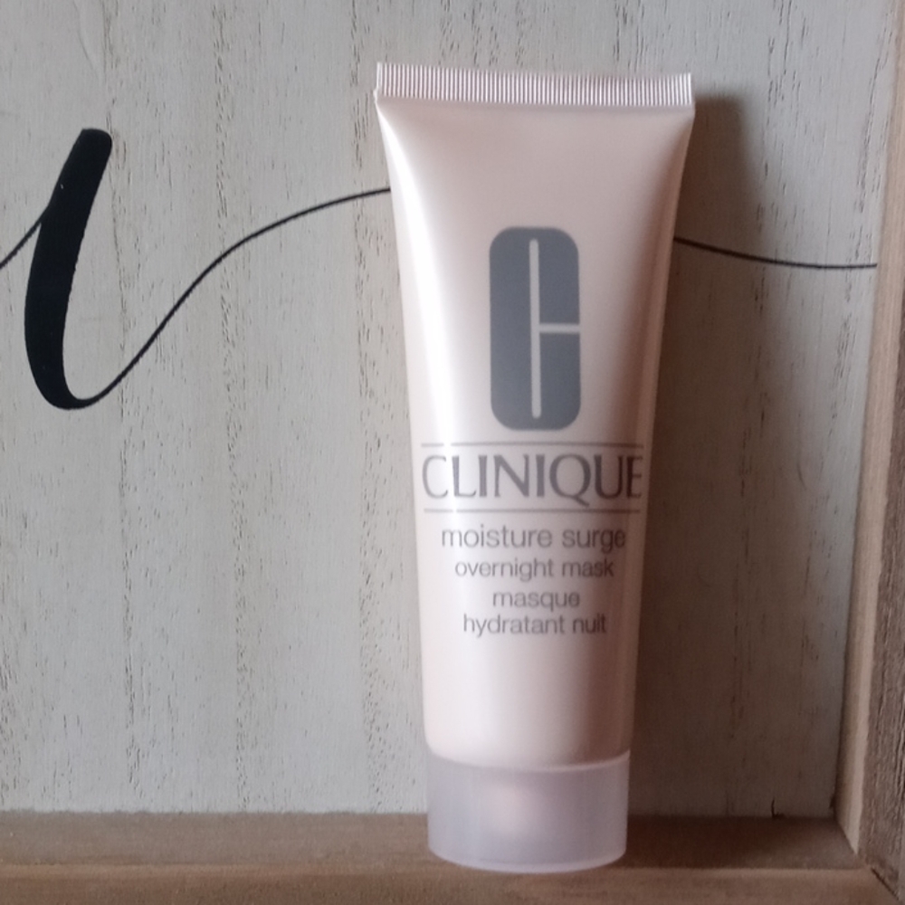 Clinique Moisture Surge overnight mask